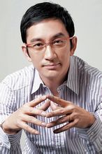 新都市人演员表吴启华剧照