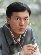走出硝烟的女人演员表王往剧照